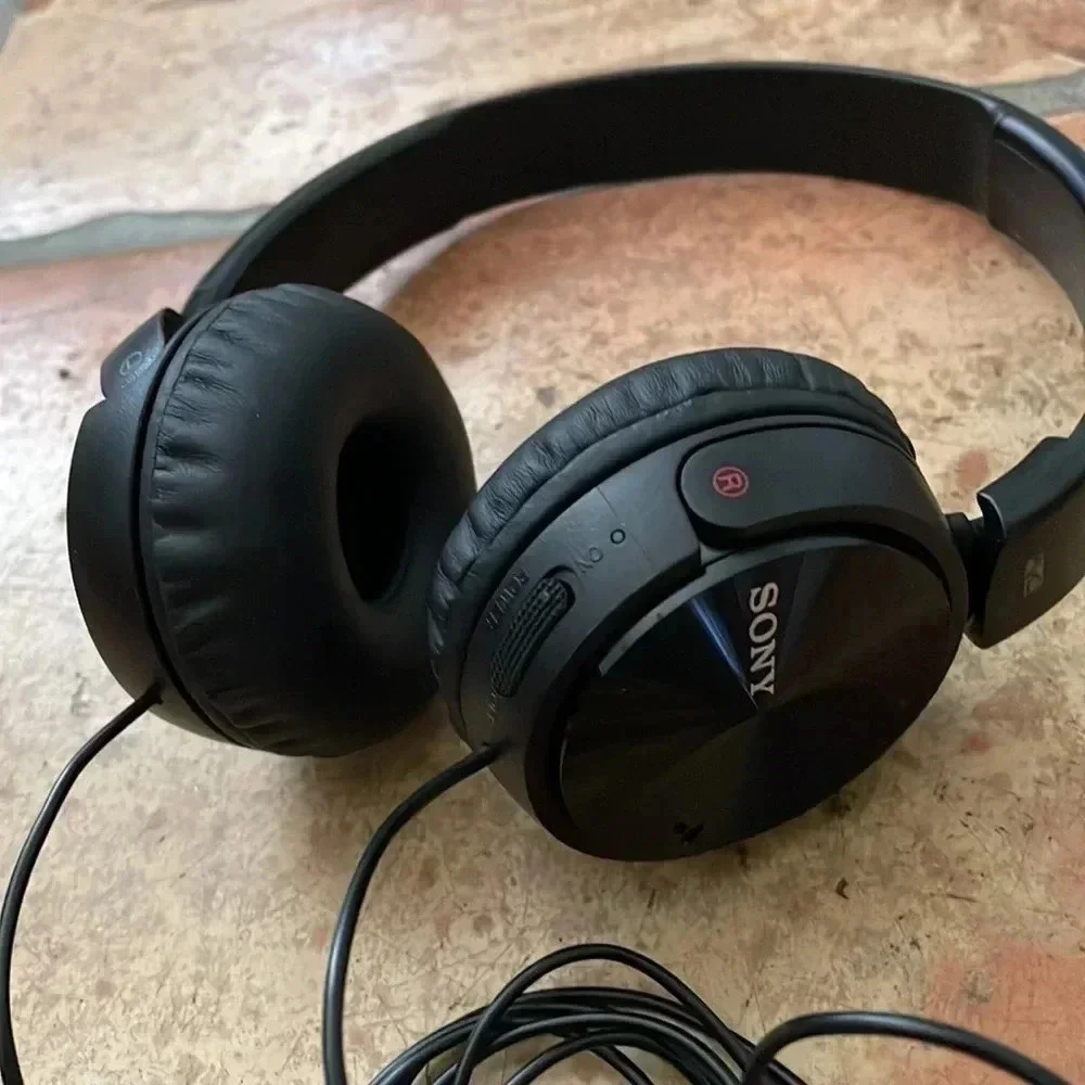 SONY ✨ Noise-Canceling Wired On-Ear Headphones  Black